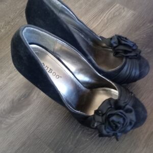 BAMBOO Black Heels with Floral Detail